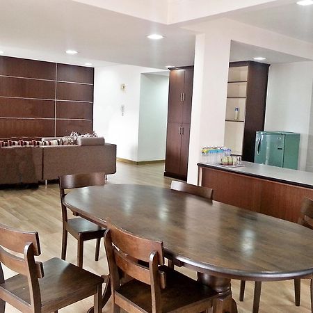 Kk Waterfront Suites At Marina Court Кота Кинабалу Екстериор снимка