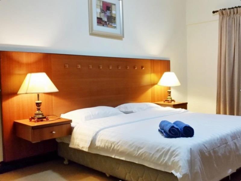 Kk Waterfront Suites At Marina Court Кота Кинабалу Екстериор снимка